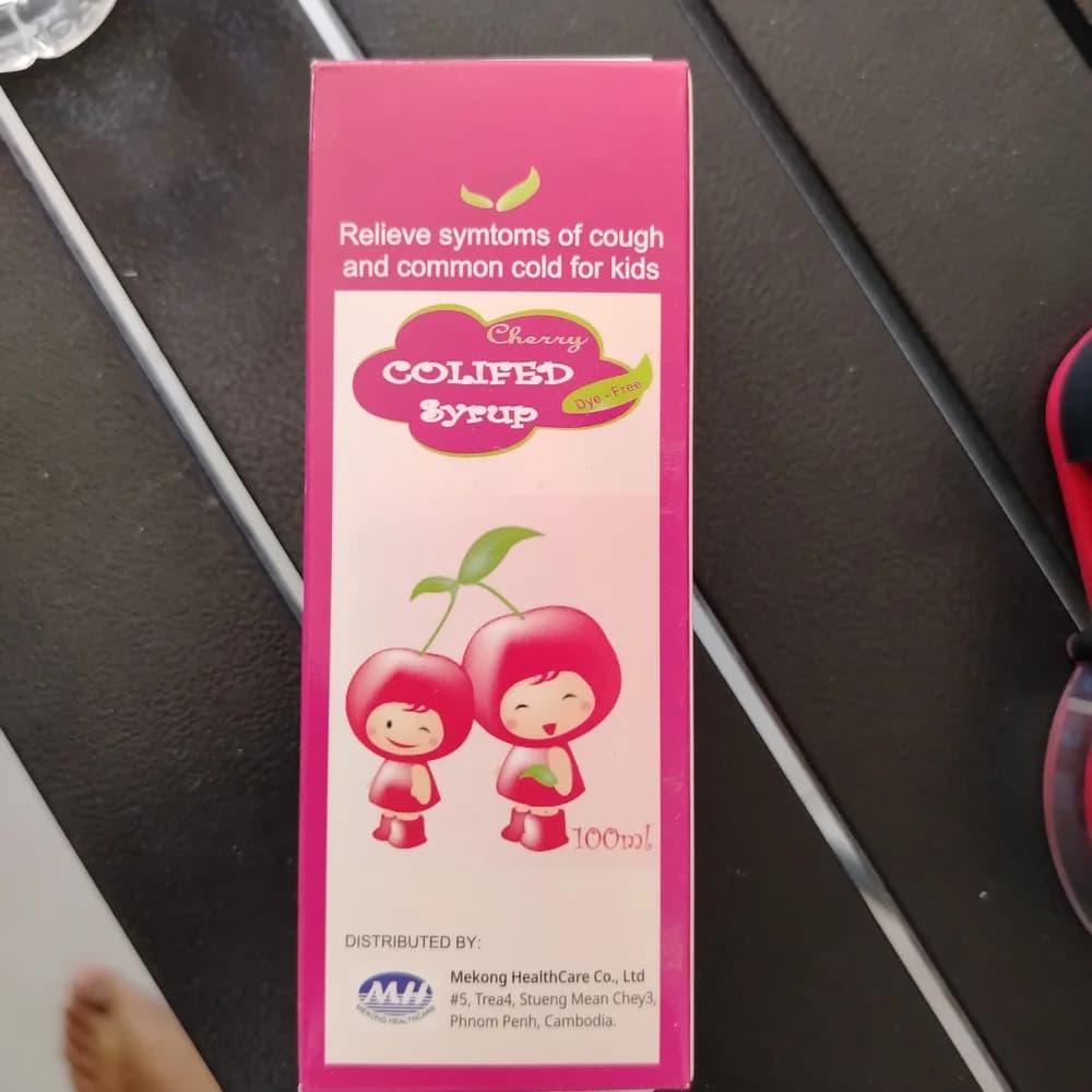 Colifed Syrup Per 100 mL: Acetaminophen 650 mg, Chlorpheniramine maleate 4.15 mg, Dextromethorphan HBr 26.65 mg, dl-Methylephedrine HCl 33.3 mg, Guaifenesin 140 mg, Thiamine nitrate 10 mg, Riboflavin 5 mg (100 mL)
