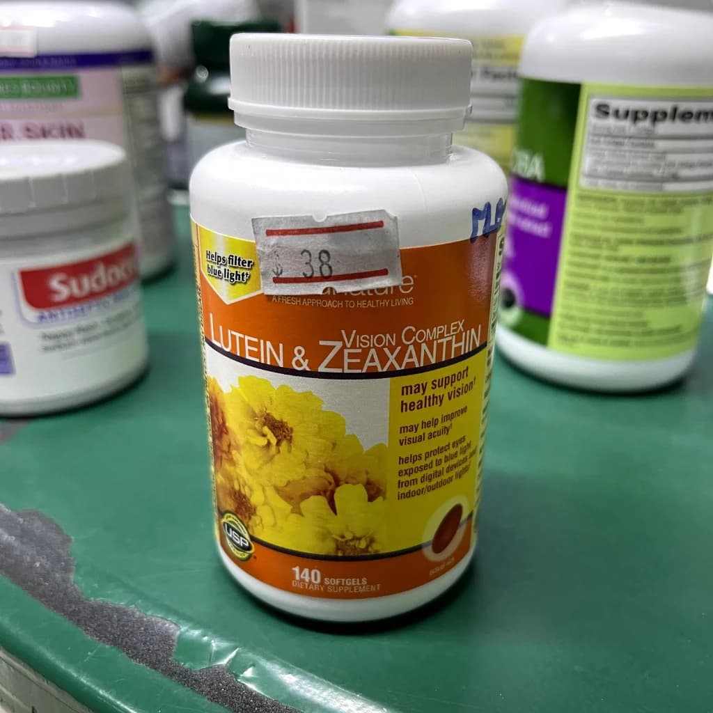 Lutein & Zeaxanthin Not available