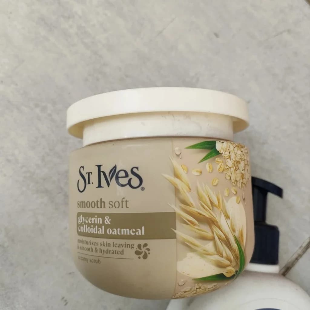 St. Ives Smooth Soft Glycerin & Colloidal Oatmeal Creamy Scrub Not available