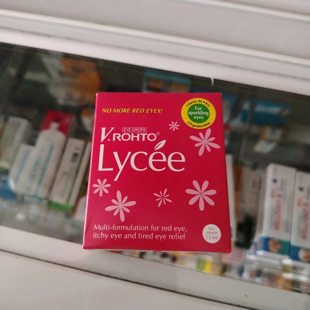 V.Rohto Lycée Tetrahydrozoline hydrochloride 5.2 mg / chlorpheniramine maleate 1.3 mg / cyanocobalamin 0.78 mg / pyridoxine hydrochloride 6.5 mg / potassium L-aspartate 130 mg / zinc sulfate 13 mg per 13 mL