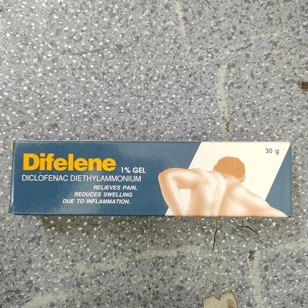 Begesic Pain Relieving Cream Methyl salicylate 11.0 g, Menthol 5.6 g, Eugenol 1.4 g per 100 g