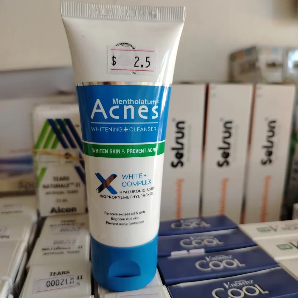 Acnes Whitening + Cleanser Whitening facial cleanser containing Hyaluronic Acid and Isopropylmethylphenol (White+ Complex)