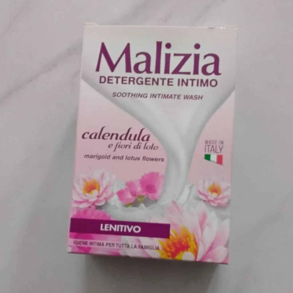 Malizia Detergente Intimo (Soothing Intimate Wash) with Calendula and Lotus Flowers 200ml