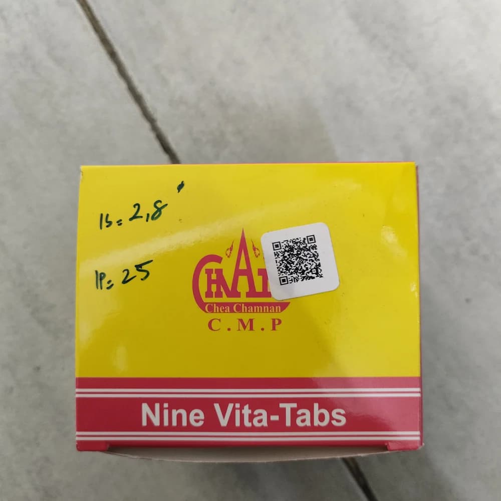 Nine Vita-Tabs Vit A 2500 IU, Vit D3 200 IU, Vit B1 5 mg, Vit B2 2 mg, Vit B6 2 mg, Vit B12 25 mcg, Nicotinamide 4 mg, Vit C 5 mg, D-Calcium Pantothenate 1 mg per dragée