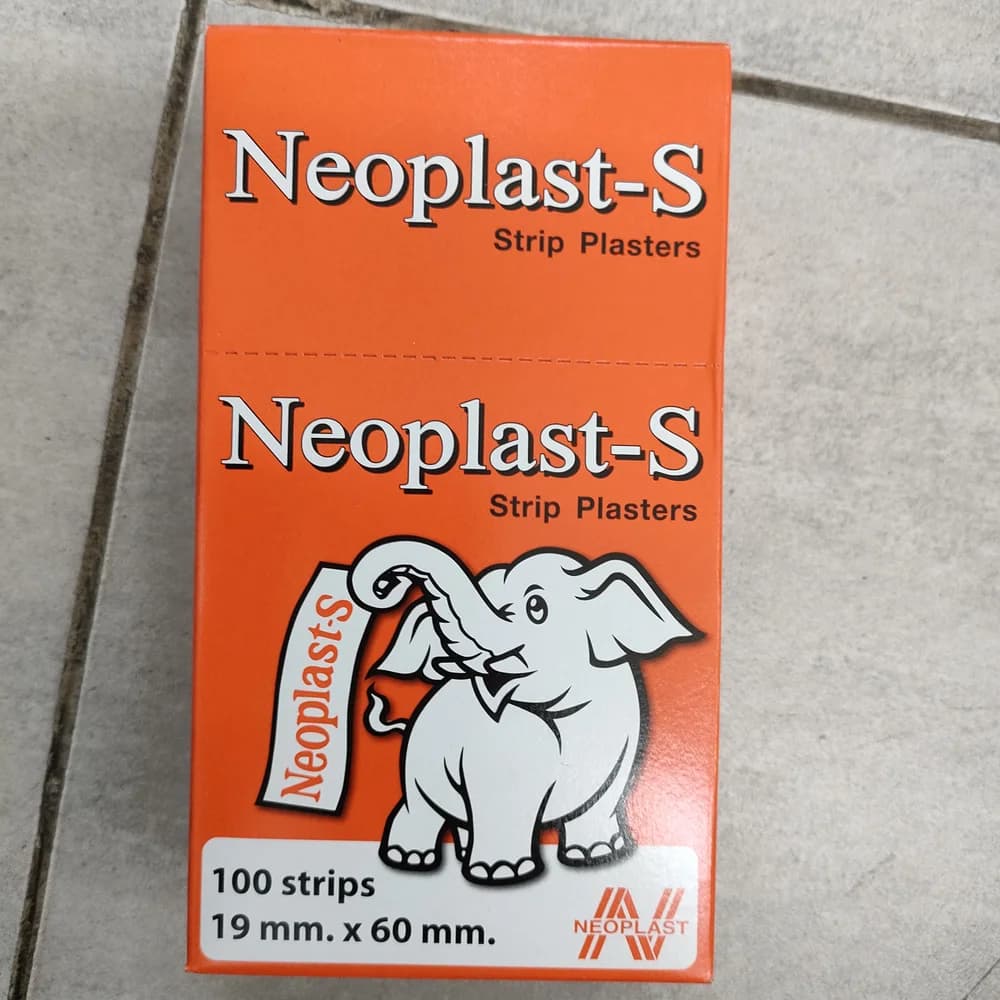 Neoplast-S Strip Plasters 19x60mm Adhesive strip plaster, 19 x 60 mm, 100 strips per box