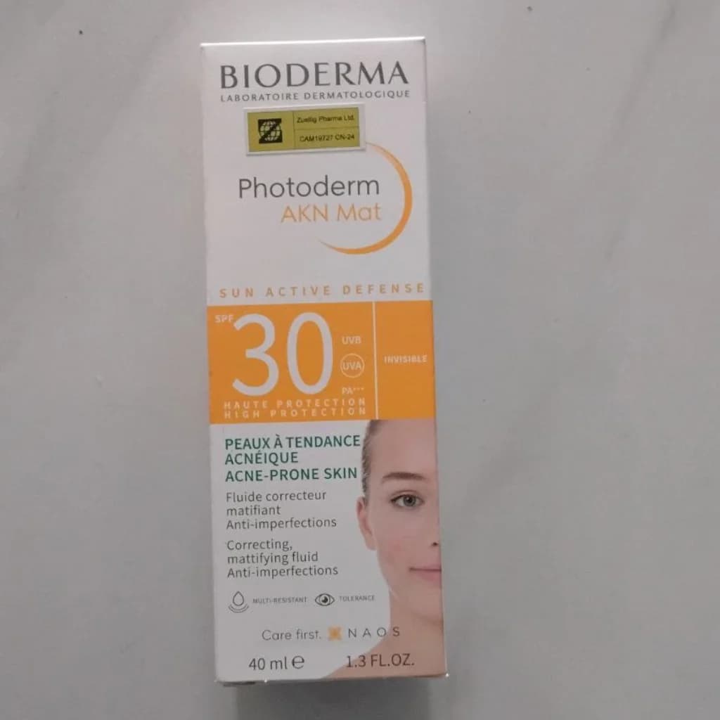Bioderma Photoderm AKN Mat SPF 30 Not available