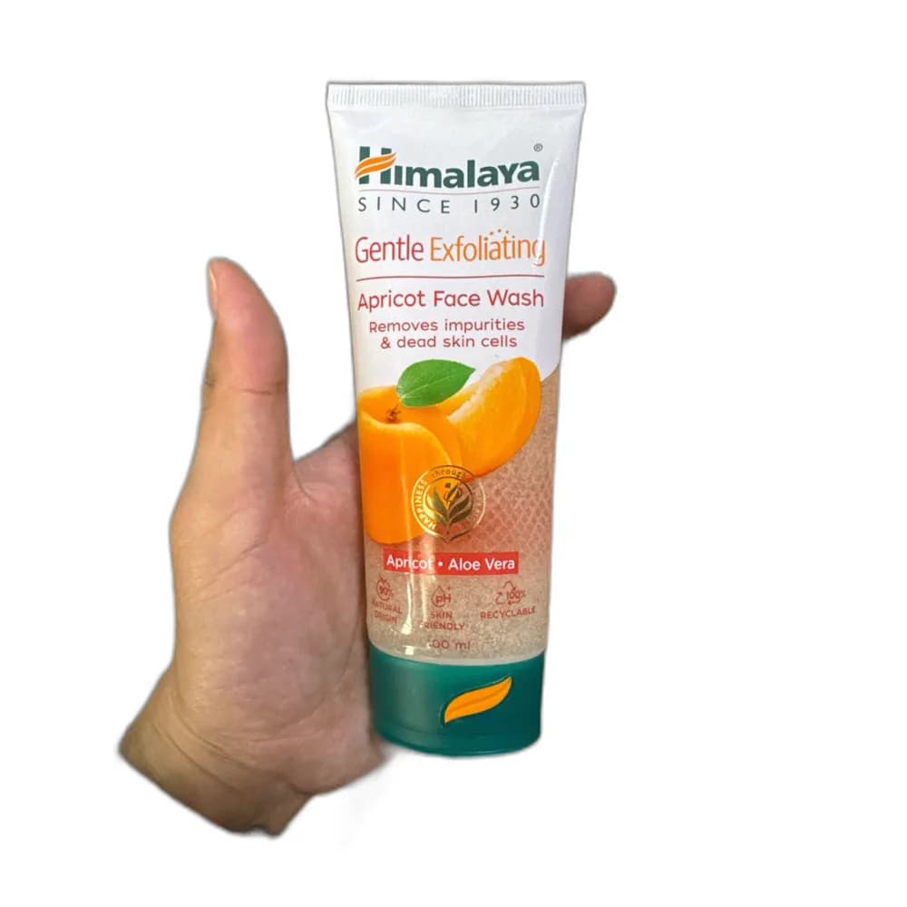 Himalaya Gentle Exfoliating Apricot Face Wash, 100 mL