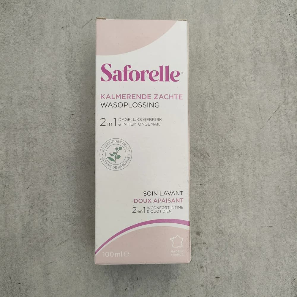 Saforelle Soin Lavant Doux Apaisant 100 mL Apply a small amount, lather, then rinse thoroughly with water.