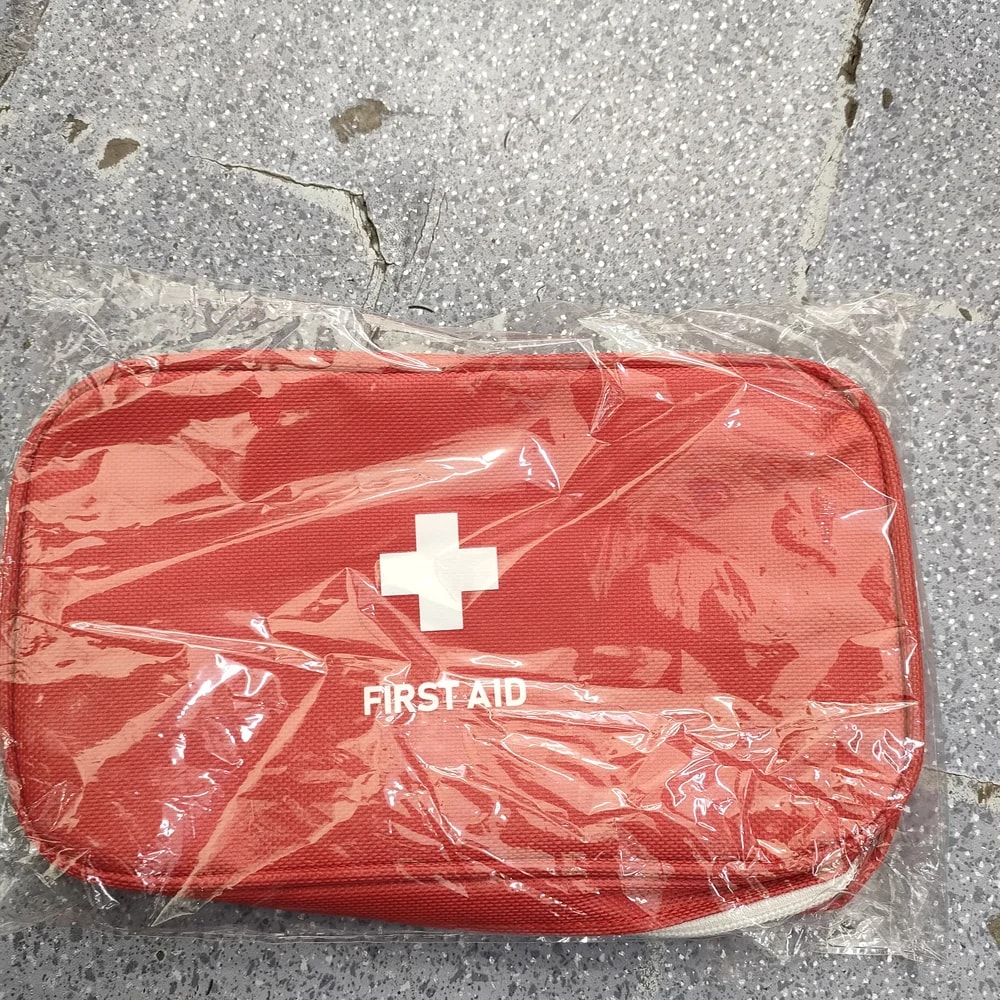 First Aid Pouch (Red) Empty fabric first aid organizer pouch - Depot De Pharmacie "A" Kim Houy