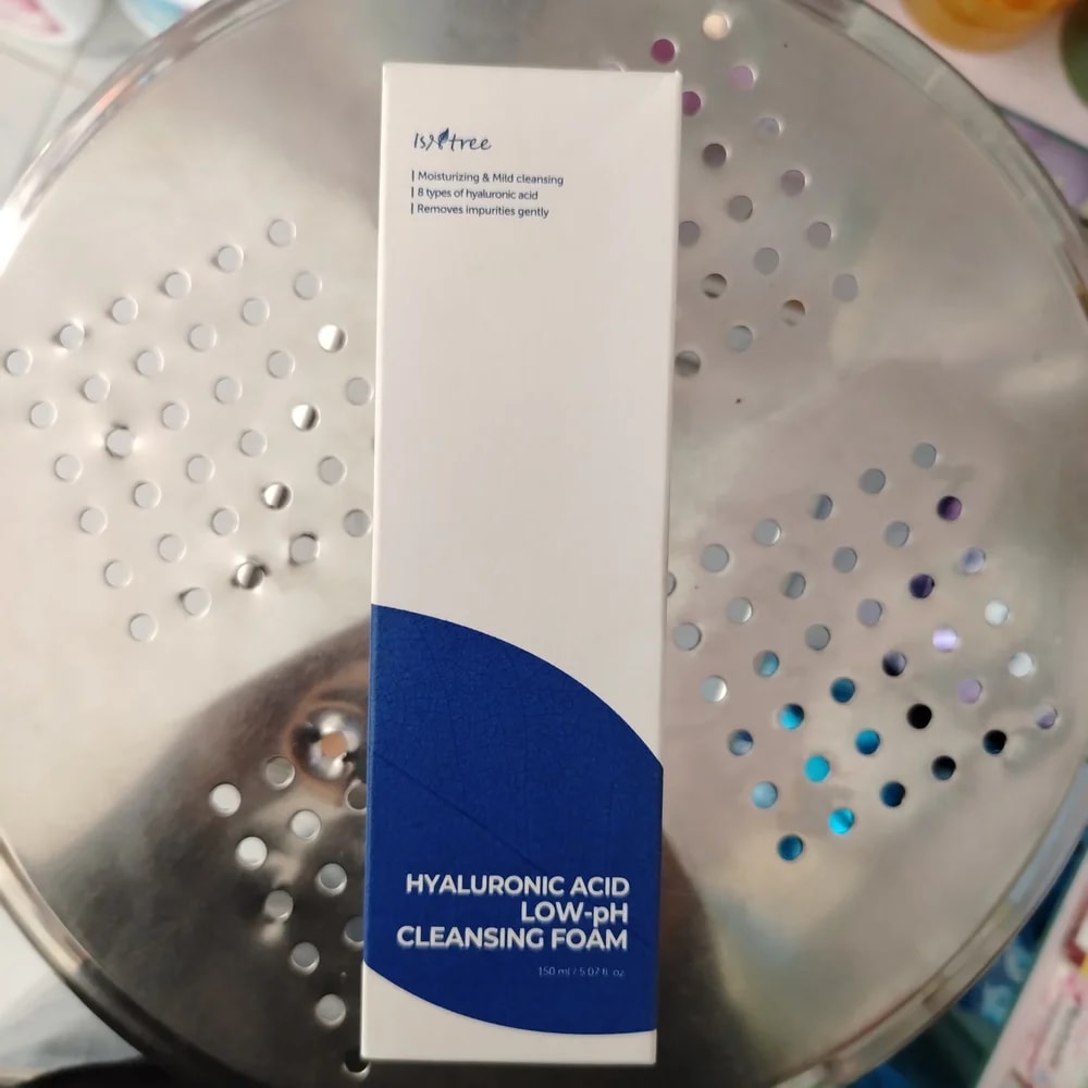 Isntree Hyaluronic Acid Low-pH Cleansing Foam - Pharmacy Krech hong
