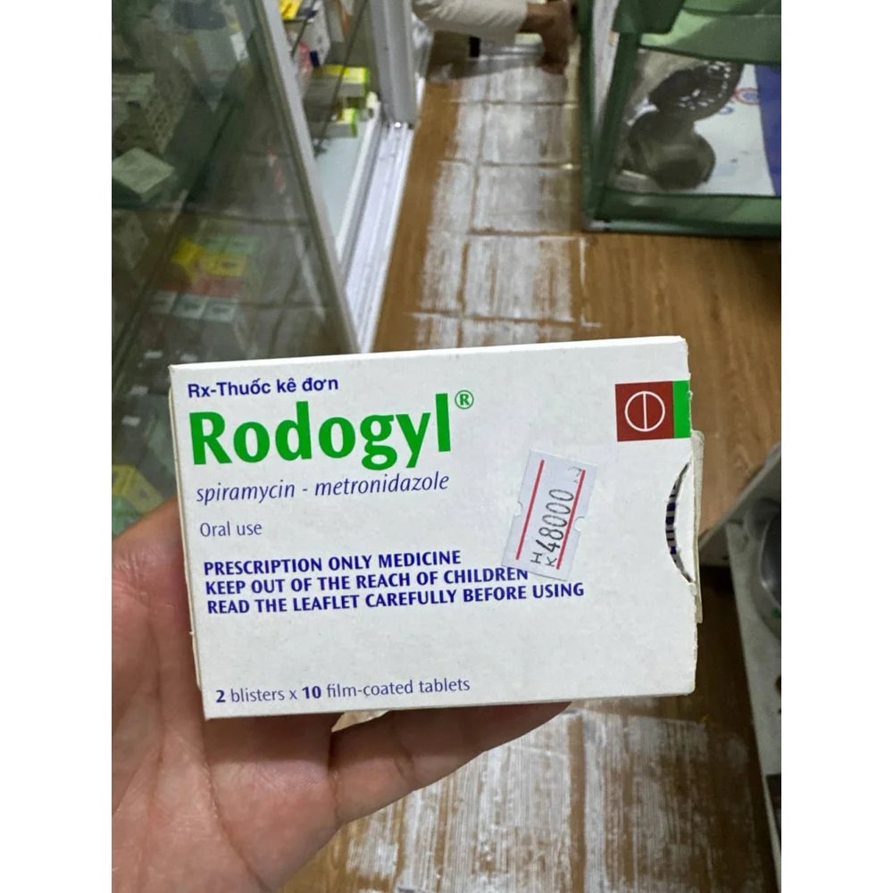 Rodogyl Spiramycin 750,000 IU and metronidazole 125 mg per tablet - Kim Yi