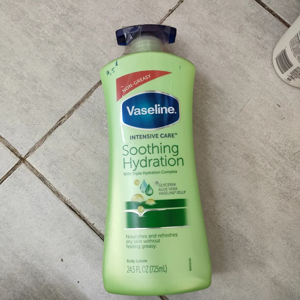 Vaseline Intensive Care Soothing Hydration Not available - Depot De Pharmacie "A" Kim Houy