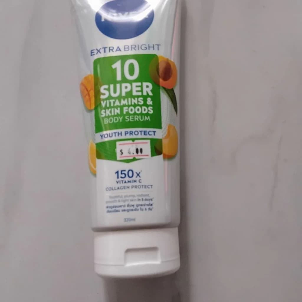 NIVEA Extra Bright 10 Super Vitamins & Skin Foods Body Serum – Youth Protect 320 ml