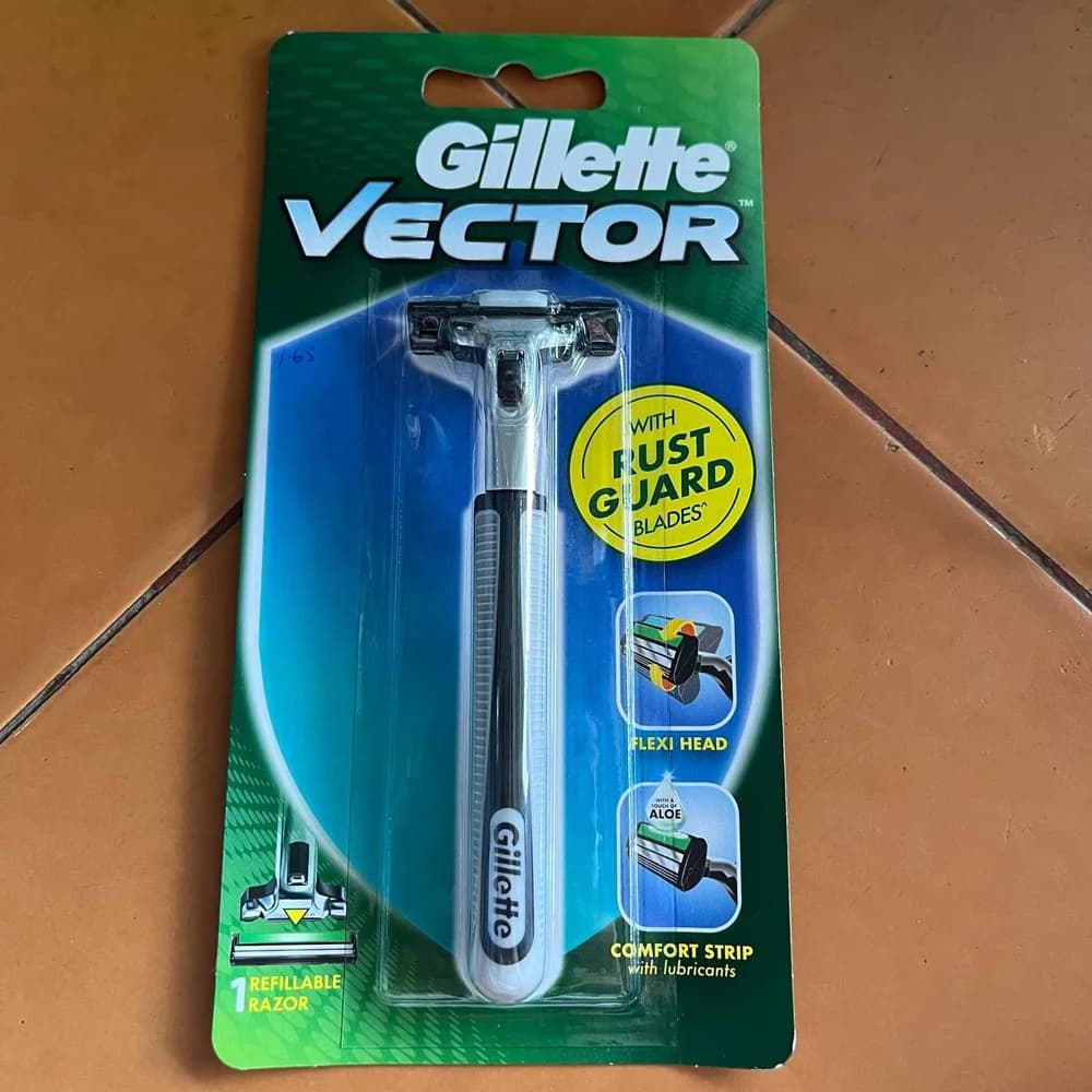 Gillette Vector 1 handle; 1 cartridge