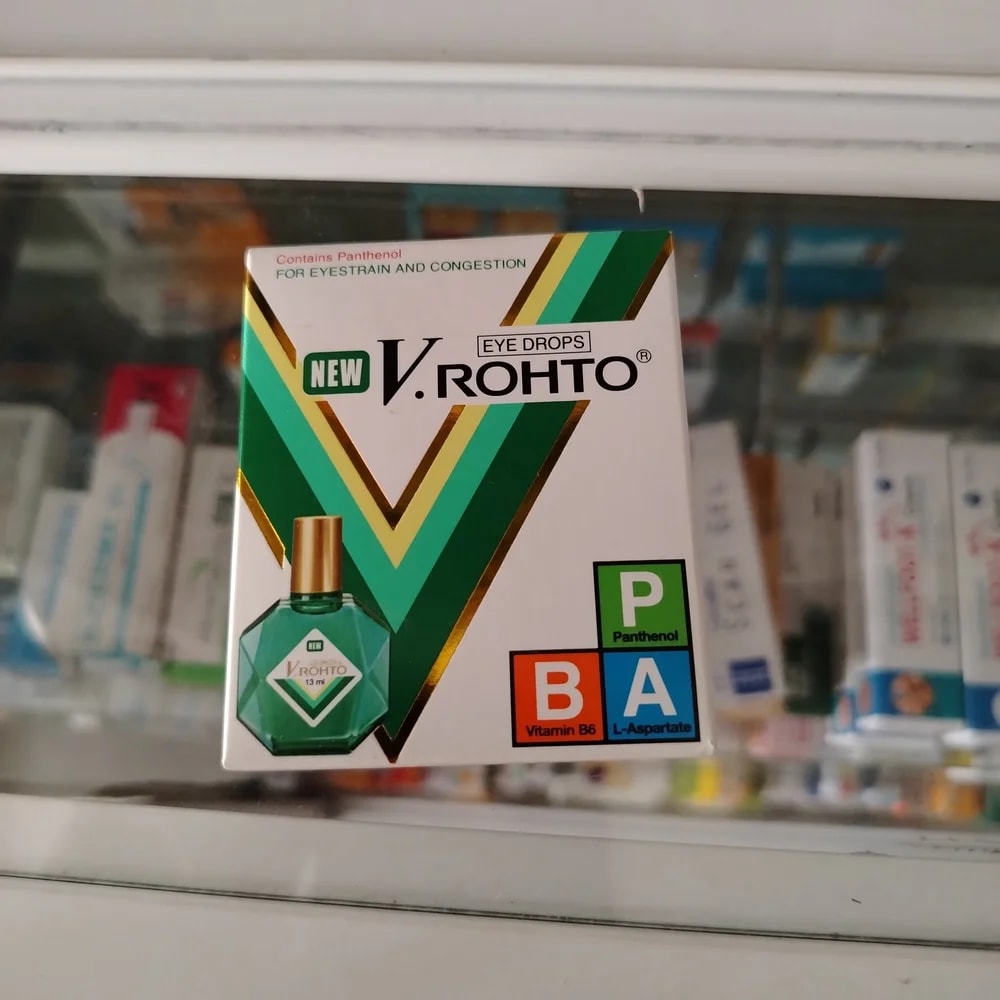 New V.Rohto Panthenol 13 mg / pyridoxine hydrochloride 6.5 mg / potassium L-aspartate 130 mg / dipotassium glycyrrhizinate 13 mg / chlorpheniramine maleate 1.3 mg / sodium chondroitin sulfate 13 mg / tetrahydrozoline hydrochloride 1.3 mg per 13 mL - Reachiny Pharmacy