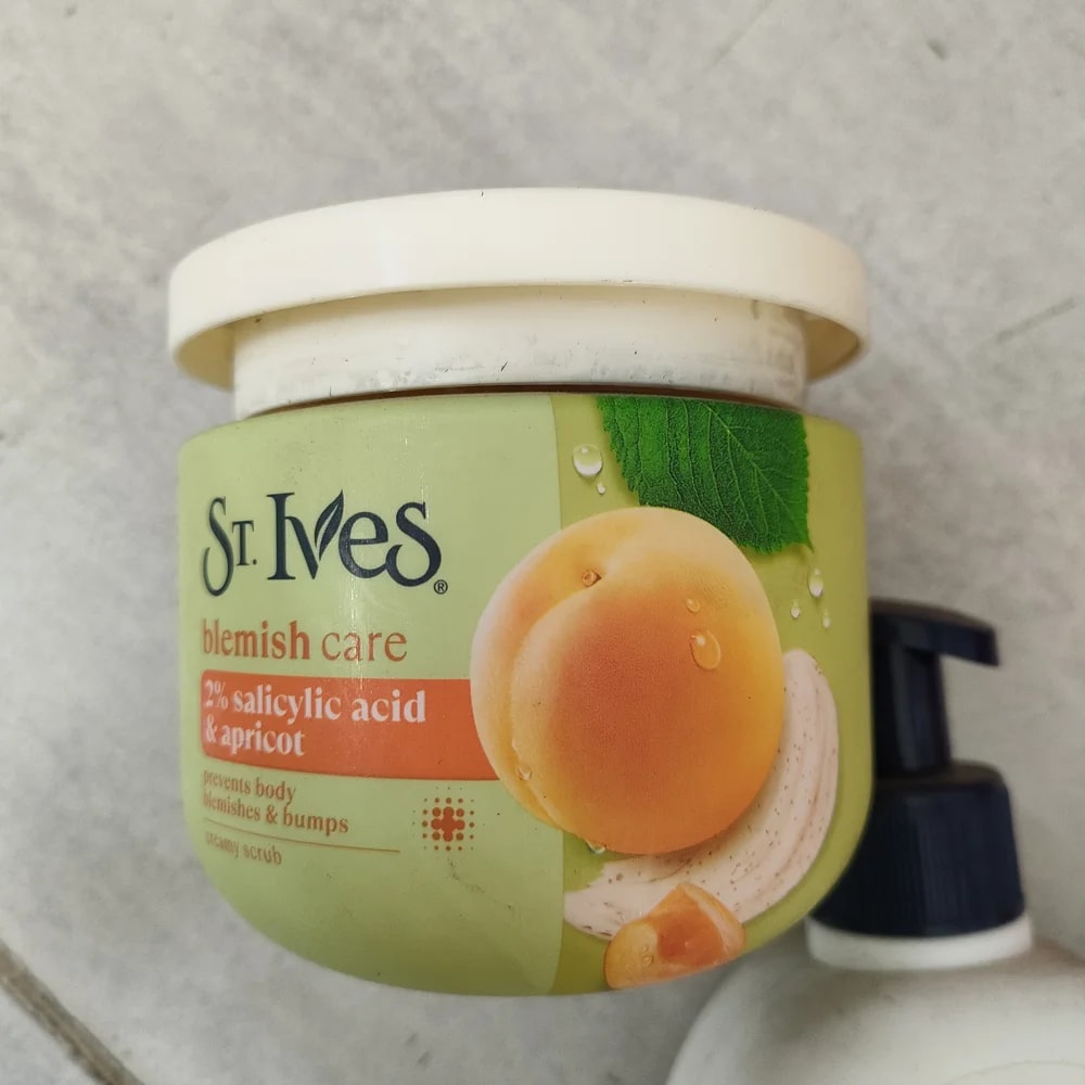 St. Ives Blemish Care 2% Salicylic Acid & Apricot Creamy Scrub 2% Salicylic Acid - Depot De Pharmacie "A" Kim Houy