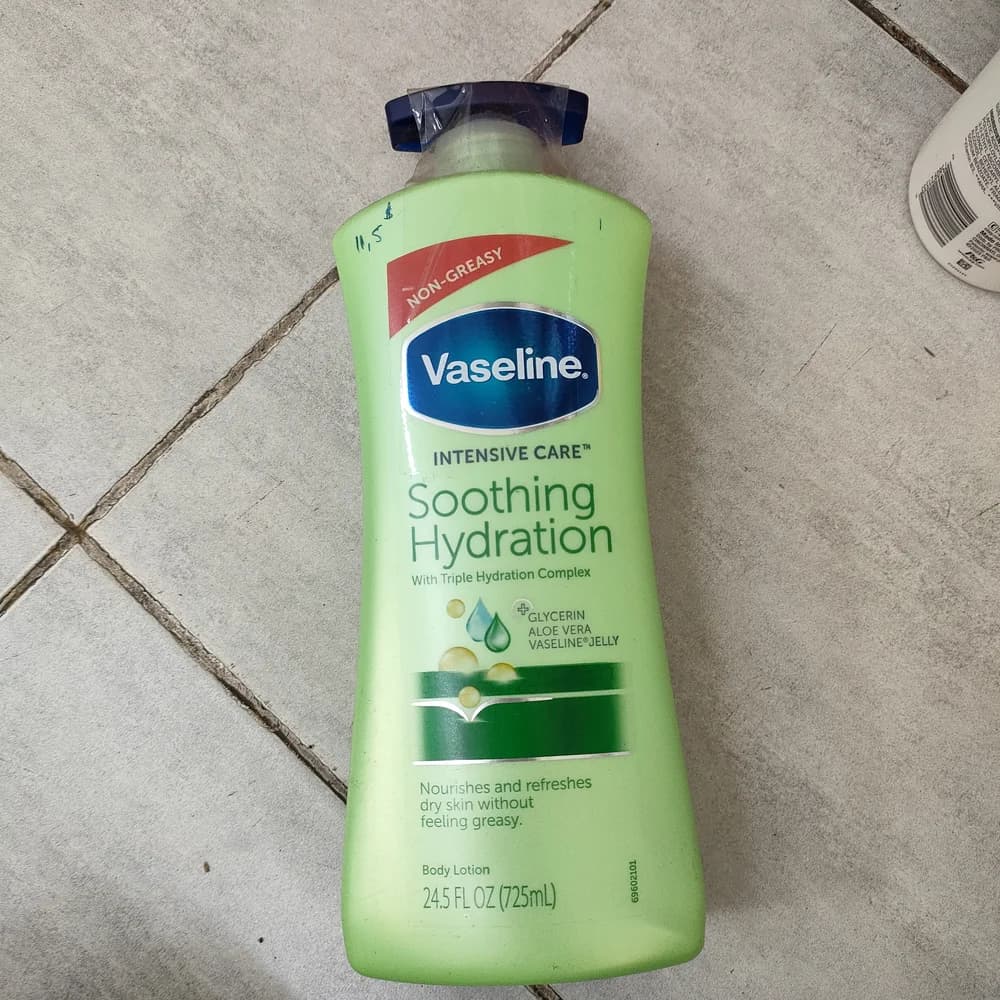 Vaseline Intensive Care Soothing Hydration Not available
