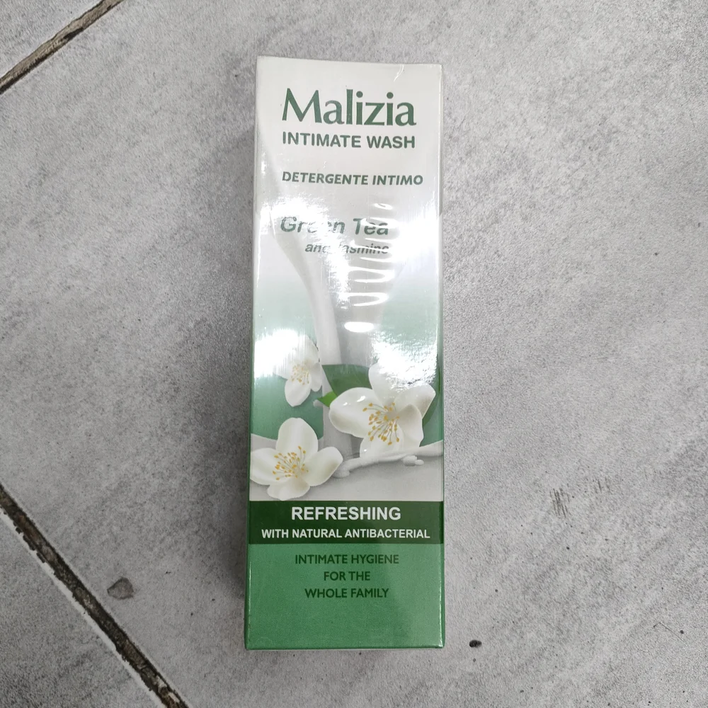 Malizia Green Tea and Jasmine Refreshing Intimate Wash — available at pharmacies in Cambodia on PharmKulen