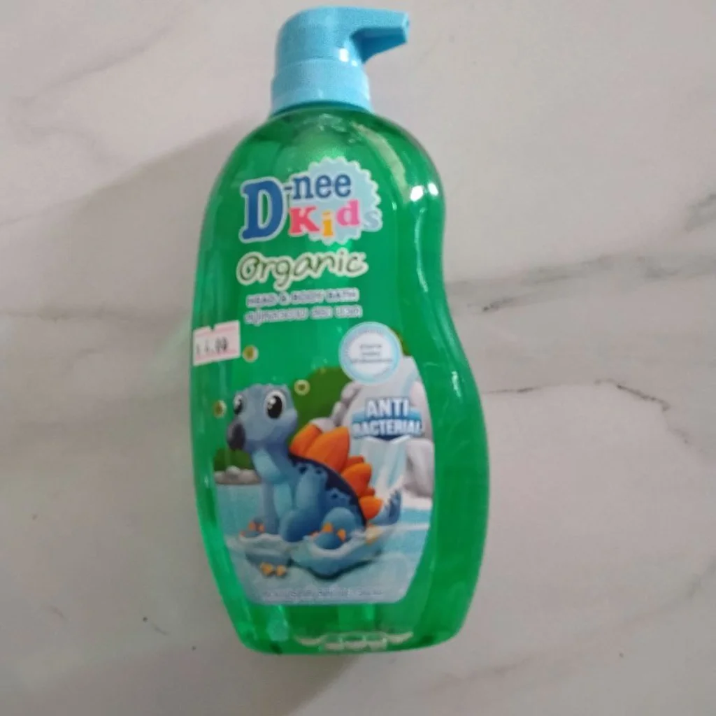 D-nee Kids Organic Anti-Bacterial Head & Body Bath (Green) — available at pharmacies in Cambodia on PharmKulen