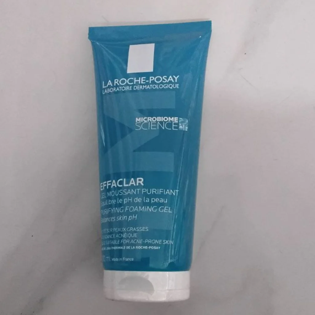 La Roche-Posay Effaclar Purifying Foaming Gel — available at pharmacies in Cambodia on PharmKulen