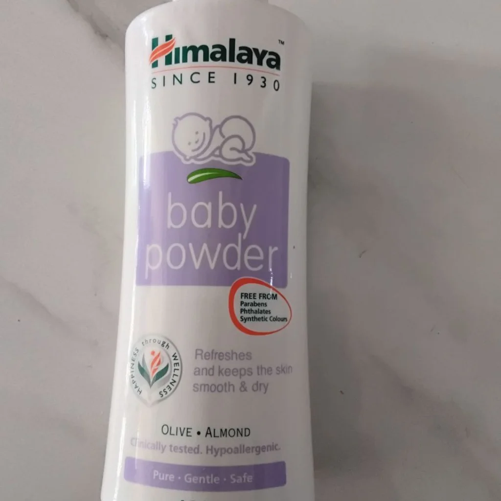 Himalaya Baby Powder – Olive & Almond 400 g — available at pharmacies in Cambodia on PharmKulen