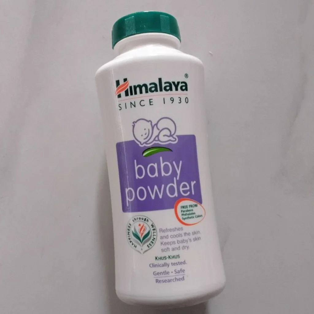 Himalaya Baby Powder (Khus-Khus) — available at pharmacies in Cambodia on PharmKulen