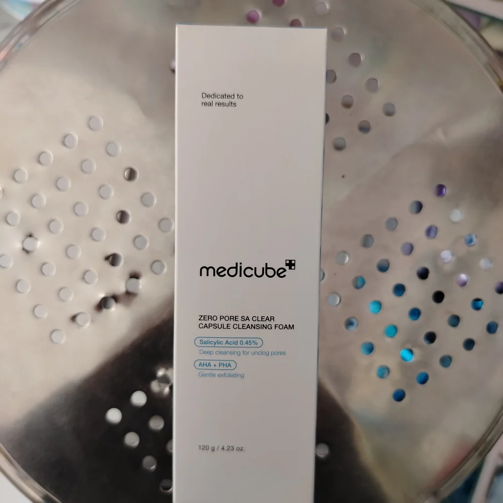 Medicube Zero Pore SA Clear Capsule Cleansing Foam — available at pharmacies in Cambodia on PharmKulen