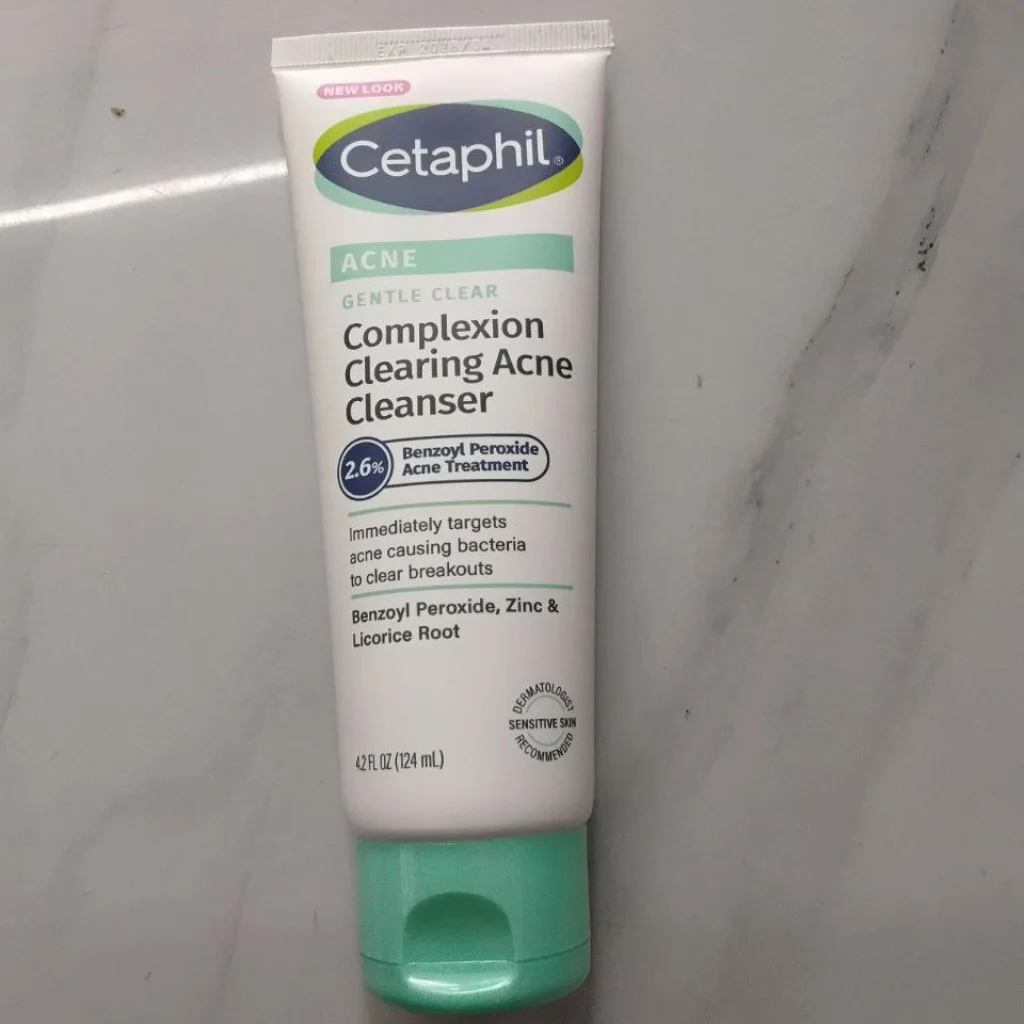 Cetaphil Gentle Clear Complexion Clearing Acne Cleanser — available at pharmacies in Cambodia on PharmKulen