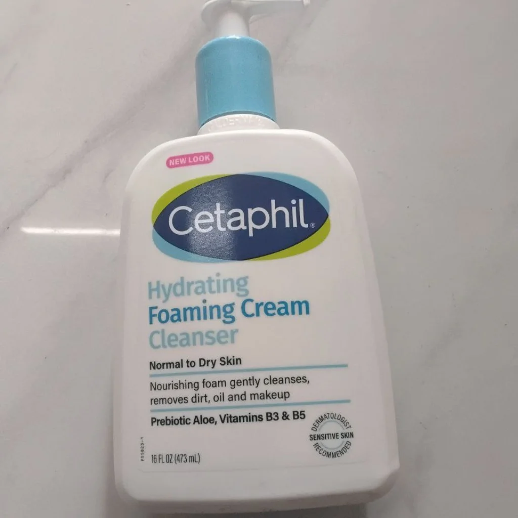 Cetaphil Hydrating Foaming Cream Cleanser(473ml) — available at pharmacies in Cambodia on PharmKulen